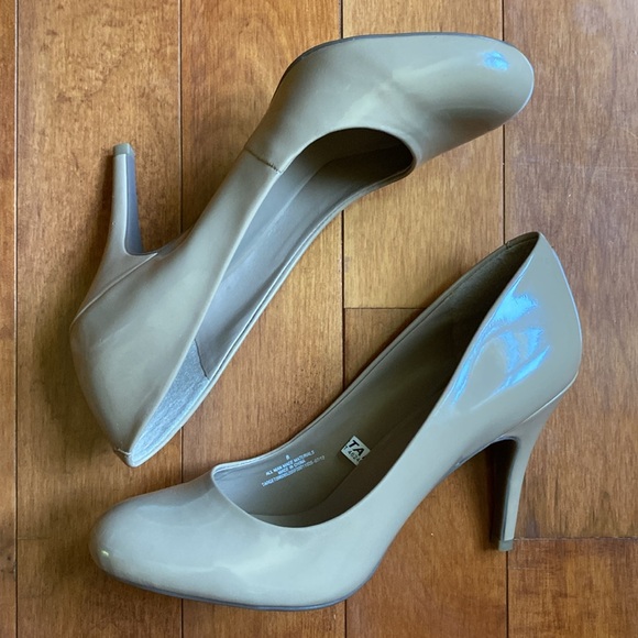 Mossimo Pearce Pump - Picture 2 of 5